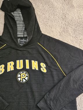 Coliseum Providence Bruins cropped Hooded sweatshirt Womens Small PBruins